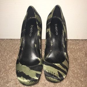 Army colored pumps